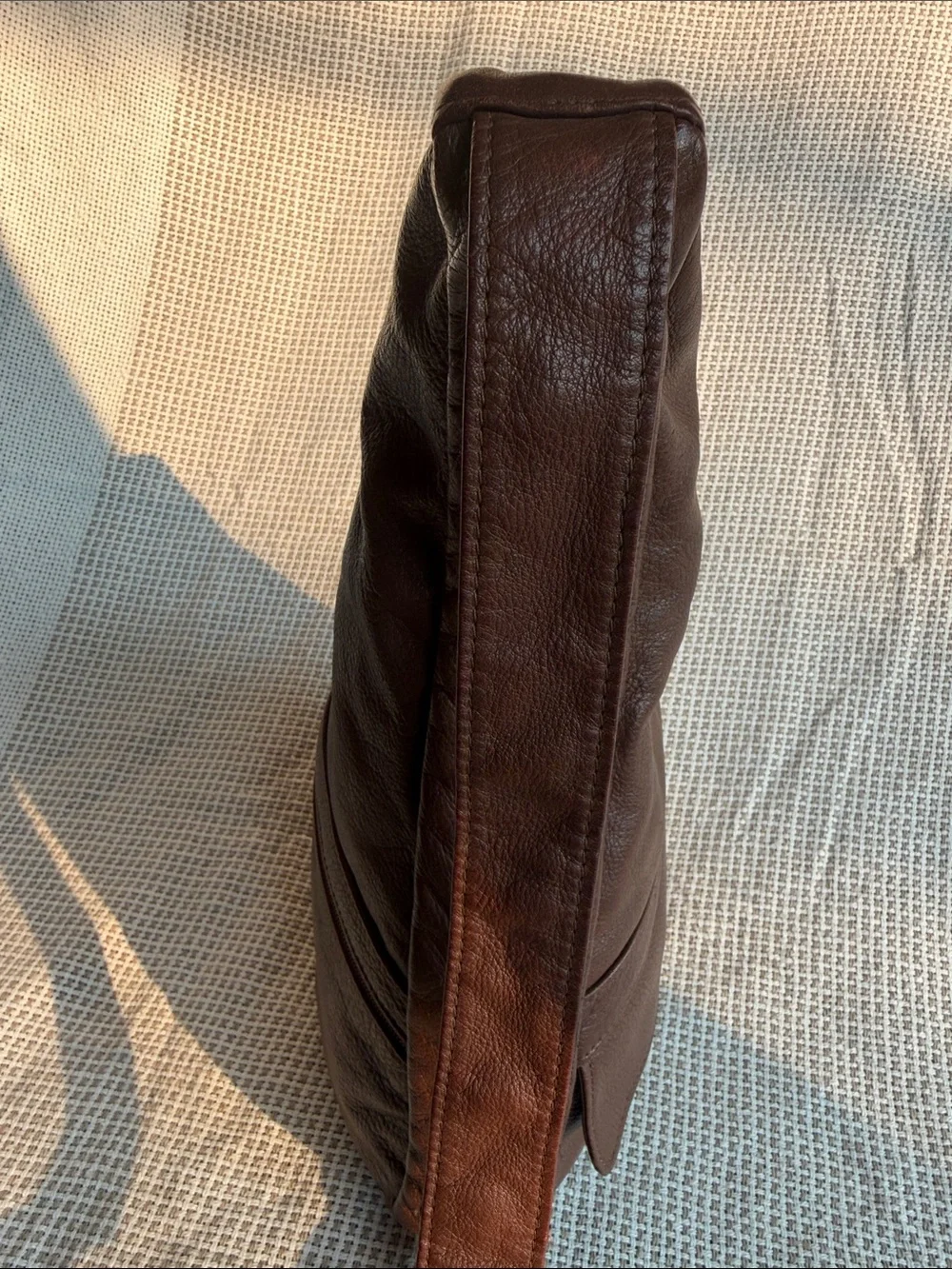 AmeriBag Healthy Back Bag in brown